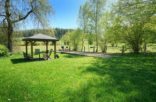 Freux House | Le Clos Arboré (Gîte)