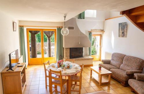 Saint-Georges-de-Levejac House | Le clos fleuri 4 personnes du couvent