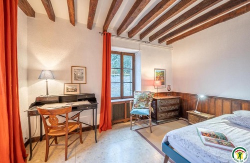 Lavilletertre House | Le Clos Saint Jean