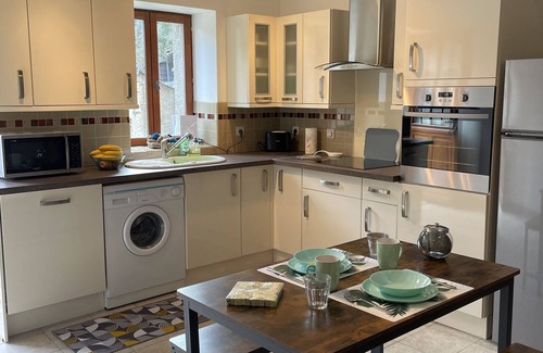 Saint-Hilaire-la-Treille Cottage | Le Cottage at The Moulin Treillard