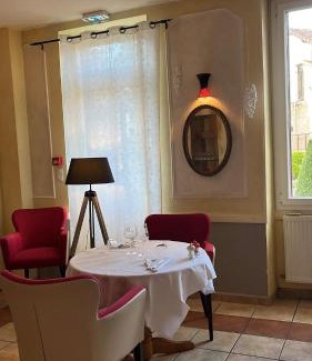 Meaulne-Vitray Hotel | Le coeur de meaulne