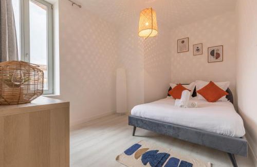 Castelsarrasin Apartment | LE CORAIL - 1 chambre, idéal couple, parking, 10min Canal du Midi