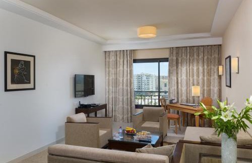 Les Berges Du Lac II Hotel | Le Corail Suites Hotel