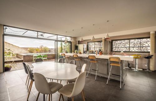 Centre Historique Apartment | Le Couvent des Ursulines - Penthouse climatisé piscine