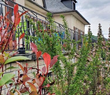 Saint-Cyprien-sur-Dourdou Bed & Breakfast | Le Curieux de Conques