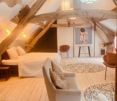 Stigny Bed & Breakfast | Le domaine aux herbes folles