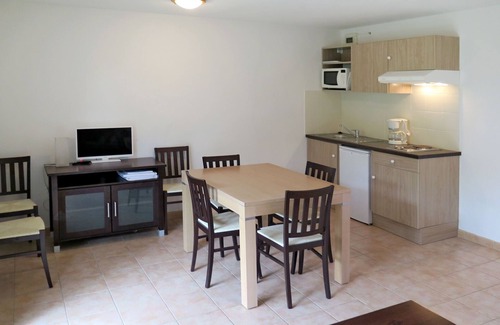 Barbaste Apartment | Le Domaine du Golf d'Albret by Interhome