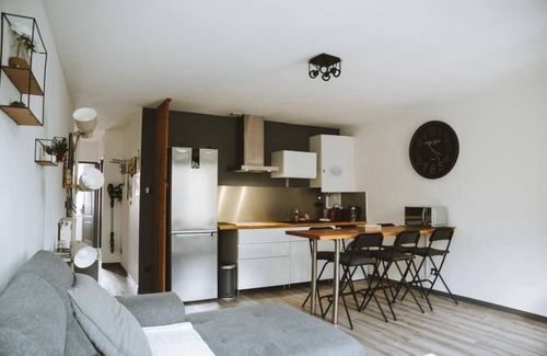 Tournon-sur-Rhone Bed & Breakfast | LE DRÔMARDÈCHOIS * Self-catering cottage in Ardèche/ECOLODGITE