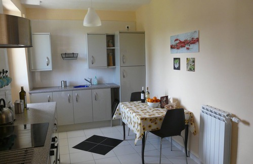 Casoli Apartment | Le Farfalle Abruzzo - Farmhouse apartment 1 with pool near Casoli