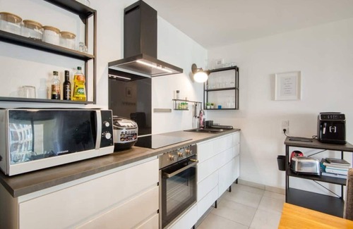 Couronne Urbaine Apartment | Le Fonction, furnished 4*, boxed parking