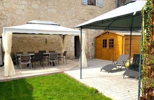 Issigeac Bed & Breakfast | Le Fort d'Issigeac Chambres d'Hôtes