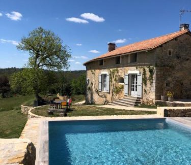 Saint-Front-la-Riviere House | Le Gîte de Marie