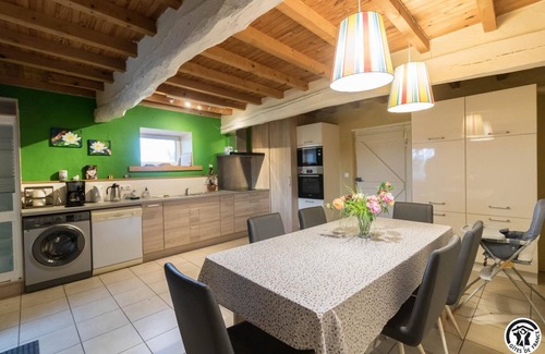 Montbernard House | Le Gîte de la Bergerie
