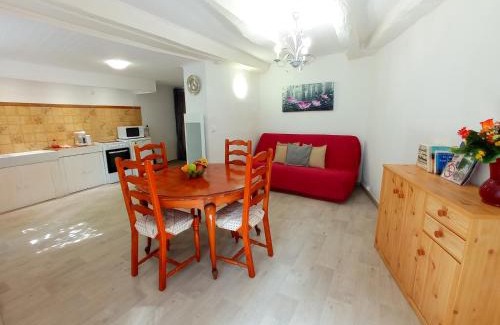 Limogne-en-Quercy House | Le gîte de la placette - coeur de village
