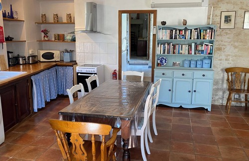 La Caillere-Saint-Hilaire House | Le Gîte au Coin des Abeilles - Lovely rural three bedroom stone gîte with pool
