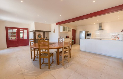 Lerne House | LE GARGANTUA with heated swimming pool for gatherings with family and friends.
