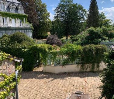 Juvigny-sous-Andaine Apartment | Le Glycine a Manoir Sainte Cecile