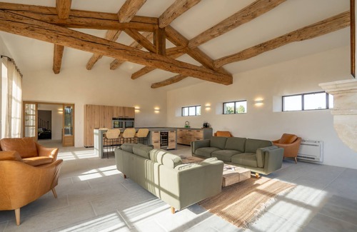 Cairanne House | Le Grand Chêne: Former winegrowing estate with Confort Moderne