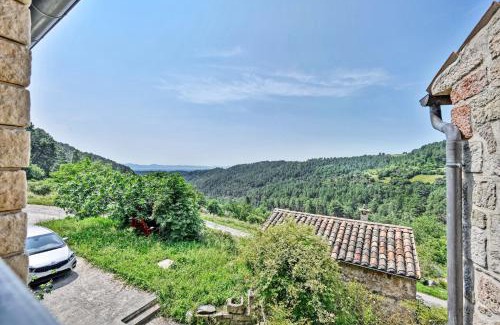 Ribes Apartment | Le Grand Val - Appt pour 3 vue sur la vallée