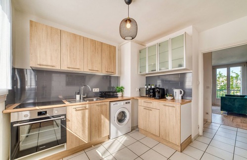 Parilly Apartment | Le Grand Voyageur - 3 chambres - Parking privé - Métro