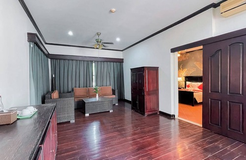 Downtown Siem Reap Hotel | Le Grande Indochine Hotel