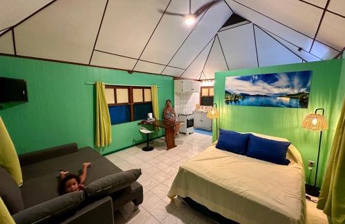 Fare Ski Chalet | « Le Green House » by Meri lodge Huahine