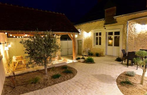 Chateauroux House | Le Jardin d'Anatole : Parking/Haut Standing