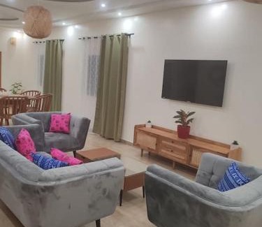 Lome Apartment | Le Leo Lodge
