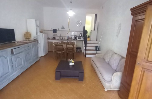 Aiguines Apartment | Le lierre Seasonal rental, 10mn from la de ste croix, close to all shops