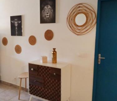 Cayenne House | Le Lodge - maison mitoyenne 2 chambres - petit jardin et terrasse