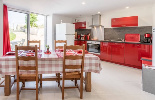 Saix House | Le Logis Troglo - Two Bedroom House, Sleeps 7
