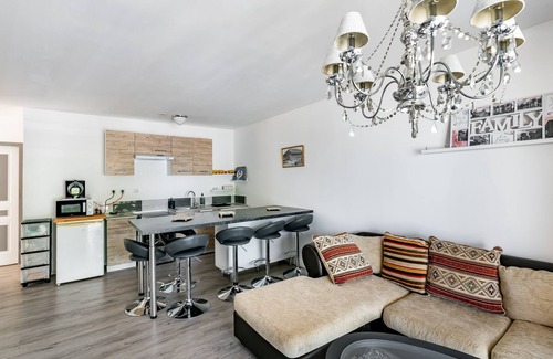 Saint-Andre-de-Cubzac Apartment | Le Long du Fleuve - Appt avec balcon vue fleuve