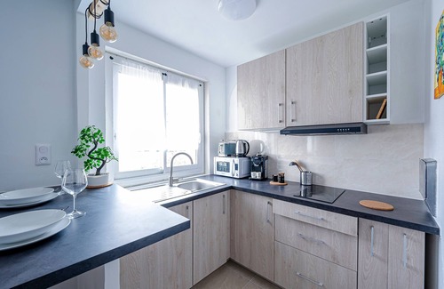 Poissy Apartment | Le Lys - Studio proche Gare de Poissy