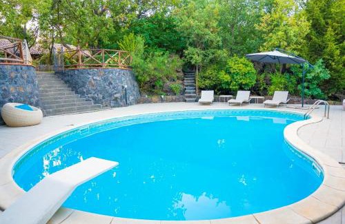 Ragalna Villa | Le Male Terre Etna - 7 Guests
