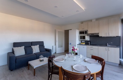 Mayenne Apartment | Le Mancini - Appt 1 chambre avec Parking et Terrasse