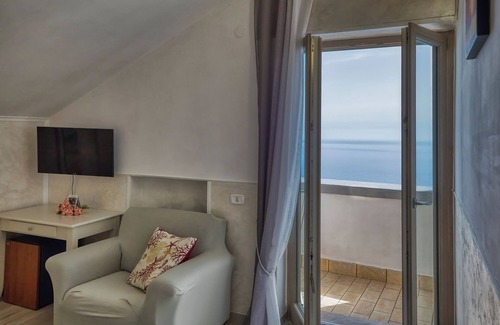 Furore House | Le Marelle