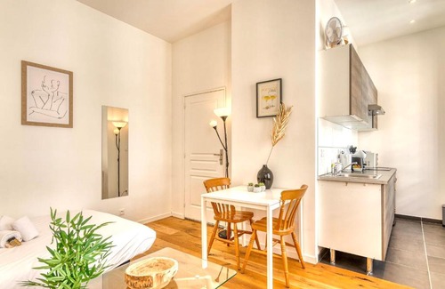 Jules Ferry - Recamier Apartment | Le Martini - Clim mobile - studio au Brotteaux Métro B