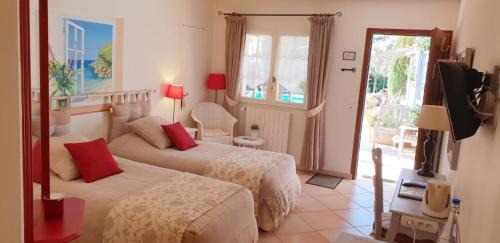 Tourrettes-sur-Loup Bed & Breakfast | le Mas des Cigales