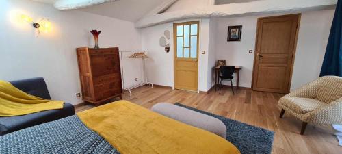Pouant Bed & Breakfast | Le Mas Pouantais men only