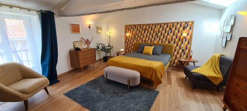 Pouant Bed & Breakfast | Le Mas Pouantais men only