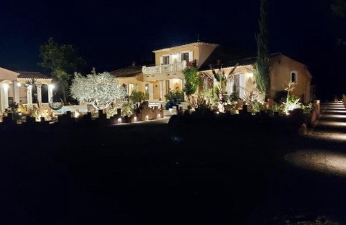 Regusse Bed & Breakfast | le Mas Provençal
