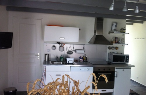 Montpellier de Medillan Cottage | Le Moulin des Joguets, rural gite in Montpellier de Médillan