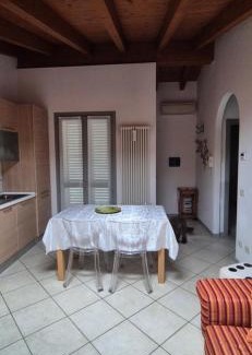 Pizzighettone Apartment | Le Mura Holiday Home in Gera