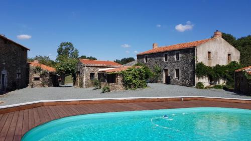 Les Essarts House | Le Nichoir