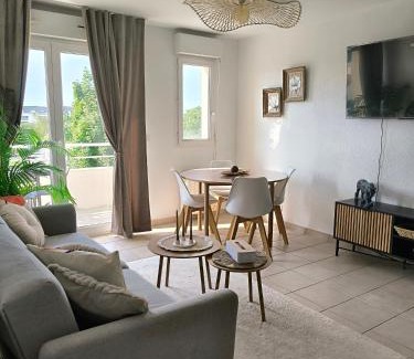 Pin - Vert Galant Apartment | Le nid du pilote, 5 pers, 2 ch proche circuit 24h