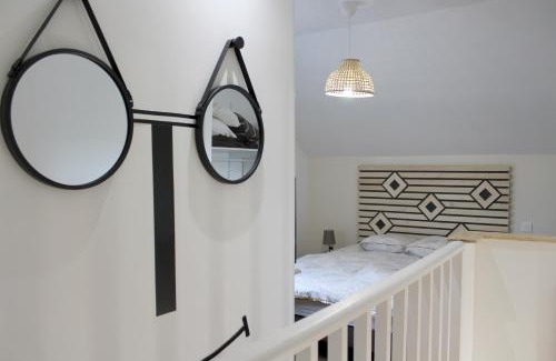 Marigny-le-Lozon Apartment | Le Nid Marignais - Duplex au cœur du centre-ville