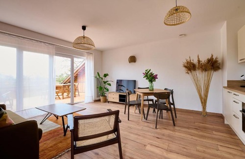 Puberg Apartment | Le Noyer - Appt avec terrasse et jardin partagé