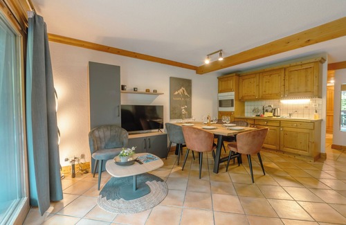 Chamonix City Centre Apartment | Le Parc du Mont Blanc, Chamonix, France
