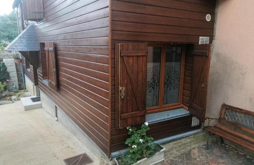 Flore Apartment | Le Petit Chalet -Appartement proche de la vieille ville , du centre ville et du Tram- PETIT DEJEUNER OFFERT