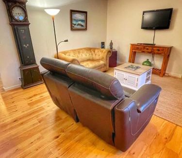 Apt Apartment | Le Petit Delphia